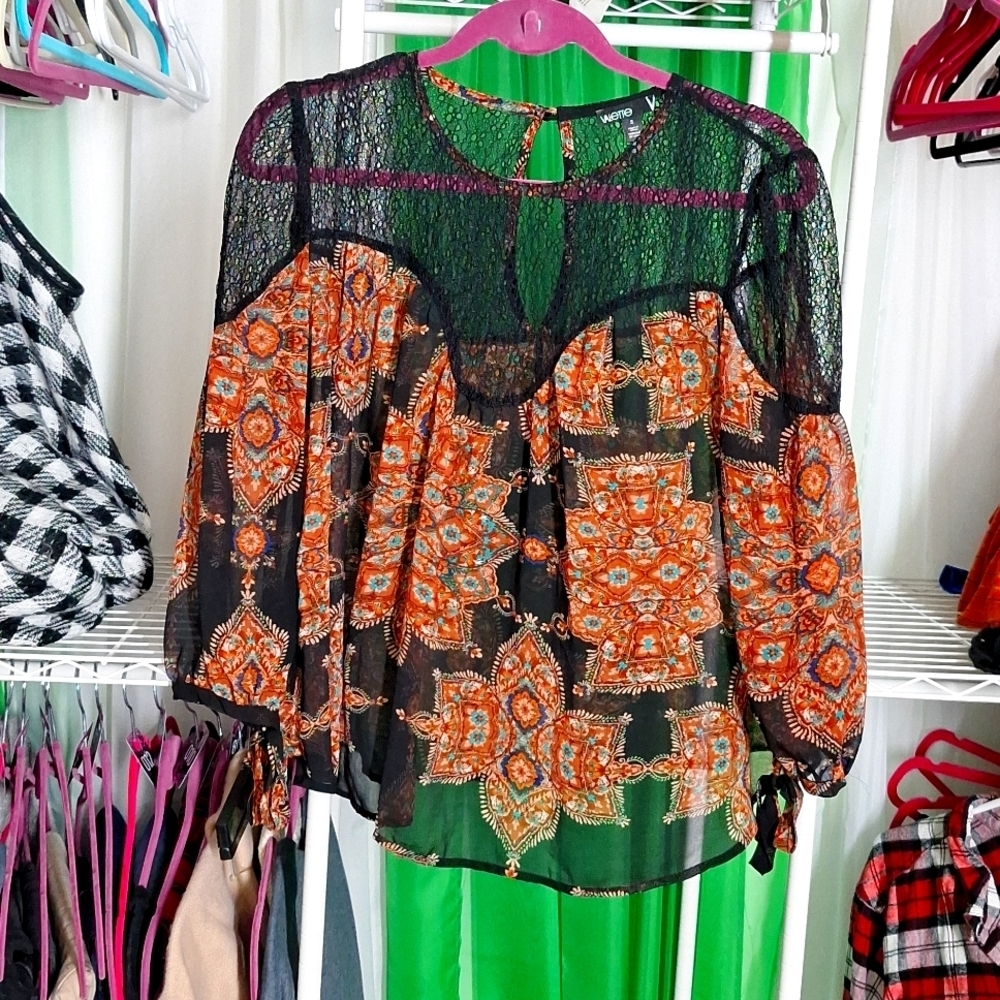 VALETTE BLACK SHEER TOP SIZE SMALL